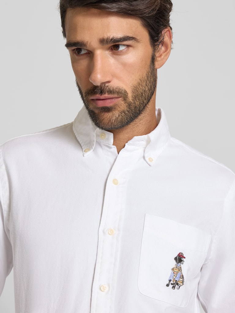 CAMISA CUSTOM FIT EN OXFORD CON BLACK LABRADOR