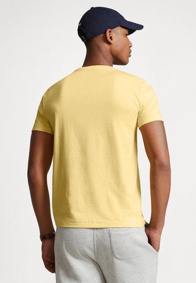 CAMISETA  CUSTOM SLIM FIT ALGODON DE PUNTO CORN YELLOW