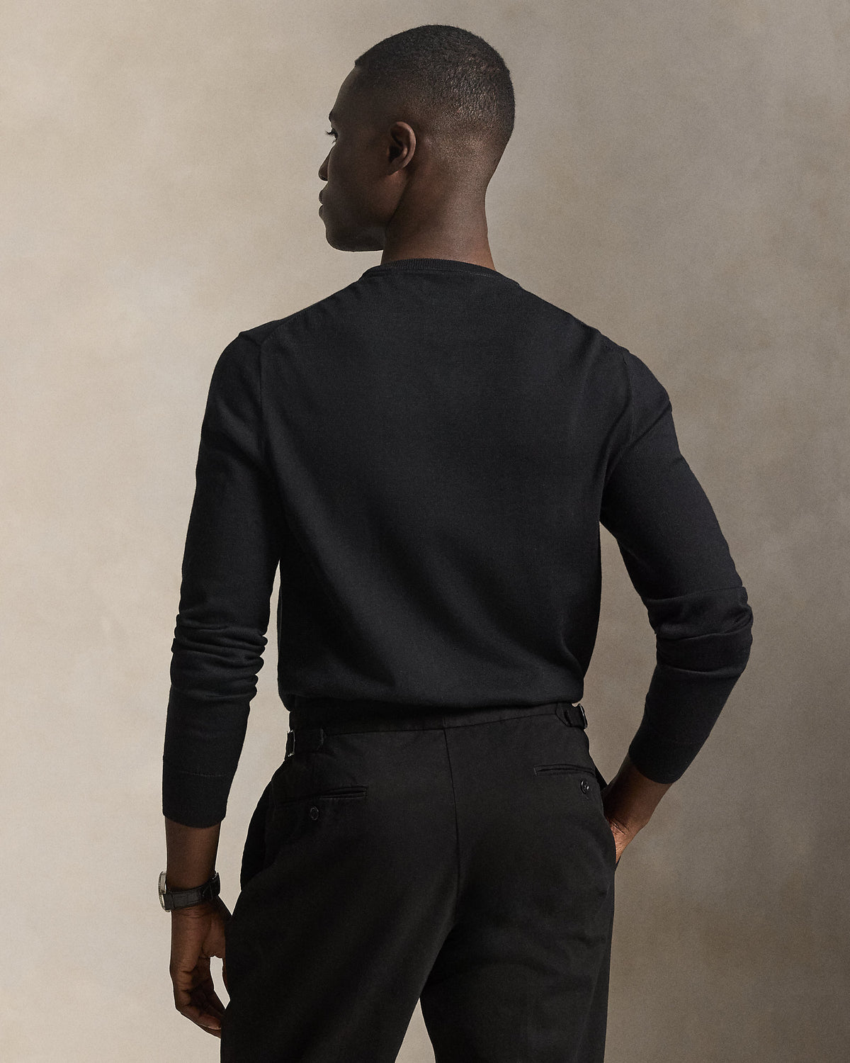 BUZO SLIM FIT EN ALGODON BLACK