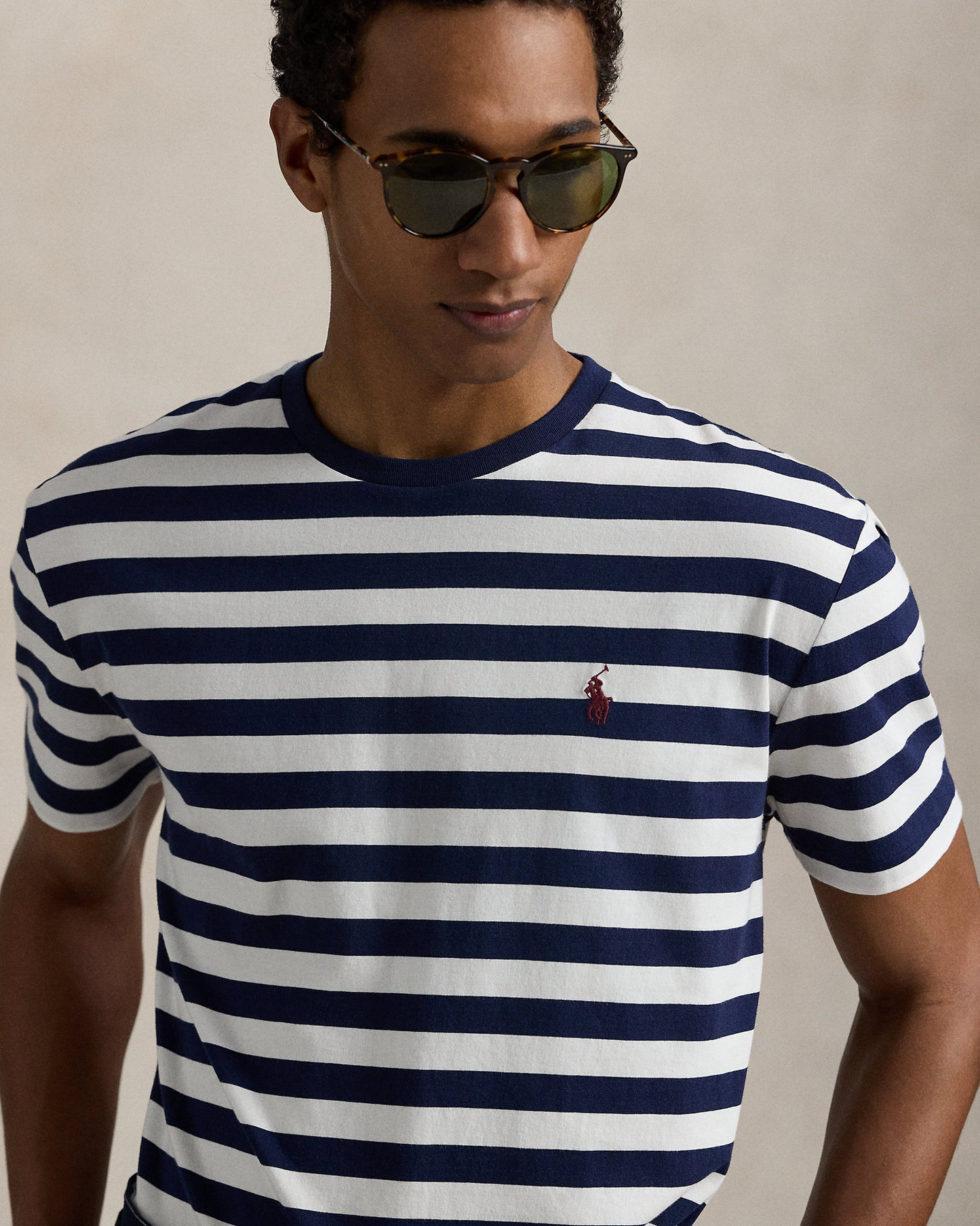 CAMISETA CUSTOM SLIM  CON RAYAS WHITE/ CRUISE NAVY