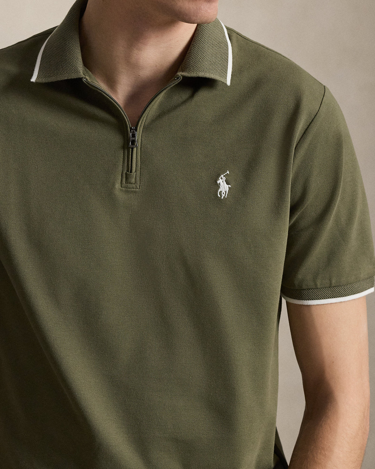 POLO DE PIQUE CLASSIC FIT CON QUARTER-ZIP CRUISE OLIVE