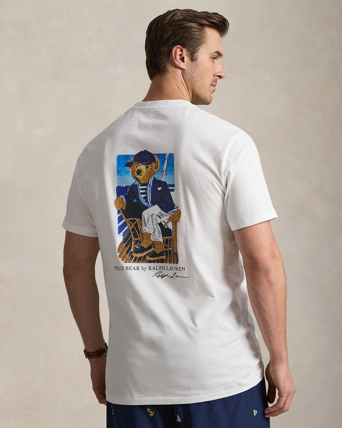 CAMISETA CUSTOM SLIM FIT CON NEWPORT BEAR